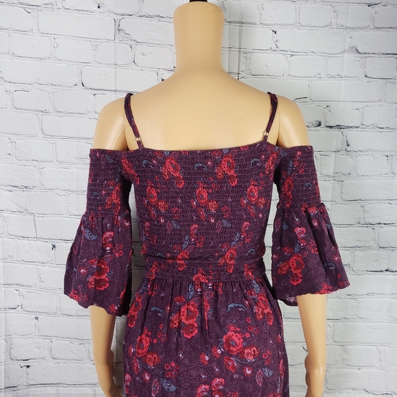 Hollister Floral Romper - Picture 5 of 6